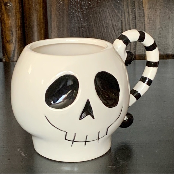Halloween Skull Ceramic Mug - Picture 4 of 10